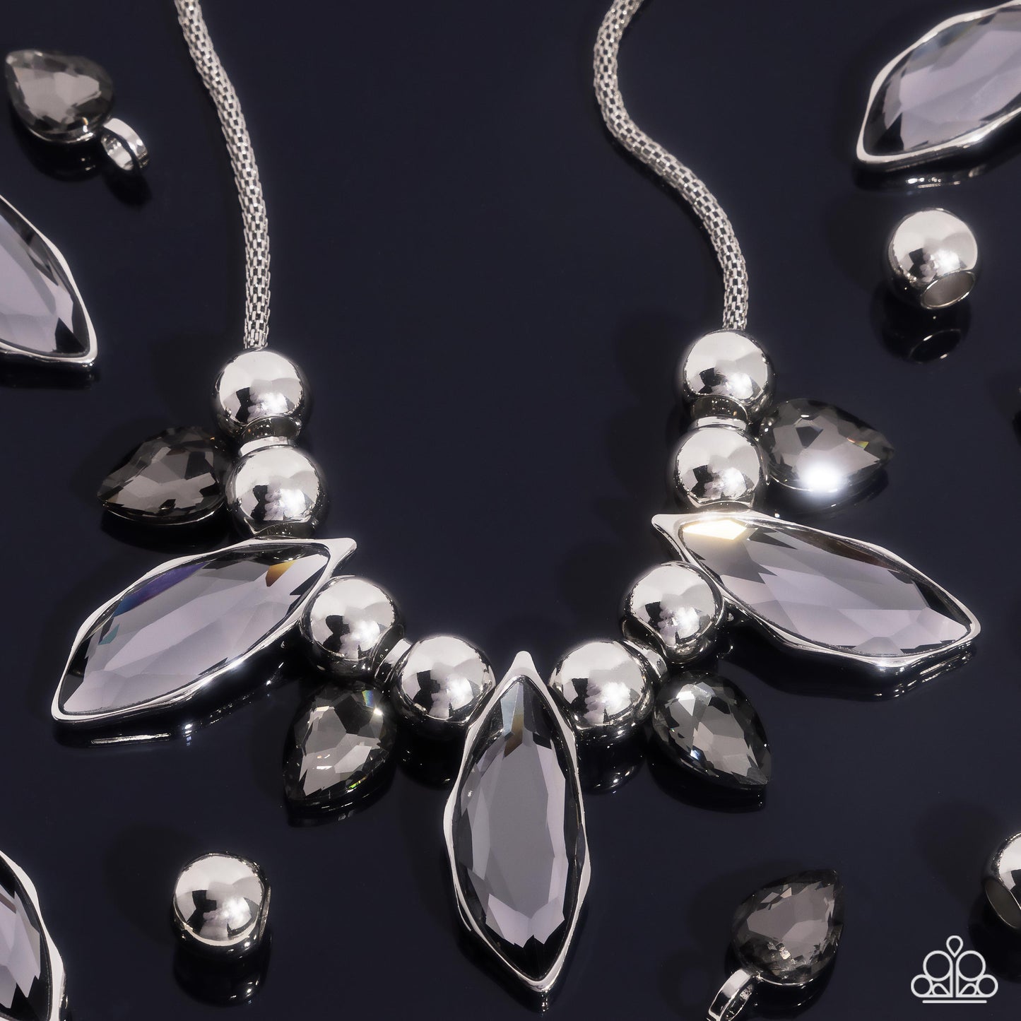 A Finishing Touch Unrivaled Edge - Silver Necklace