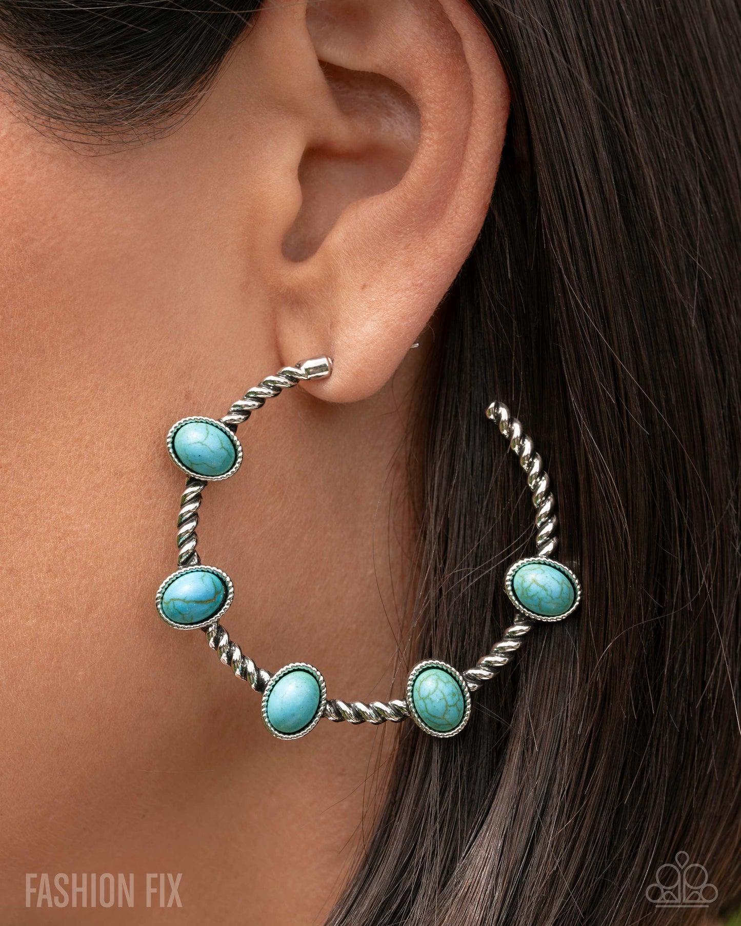 A Finishing Touch Fashion Fix August 2025 -Simply Santa Fe