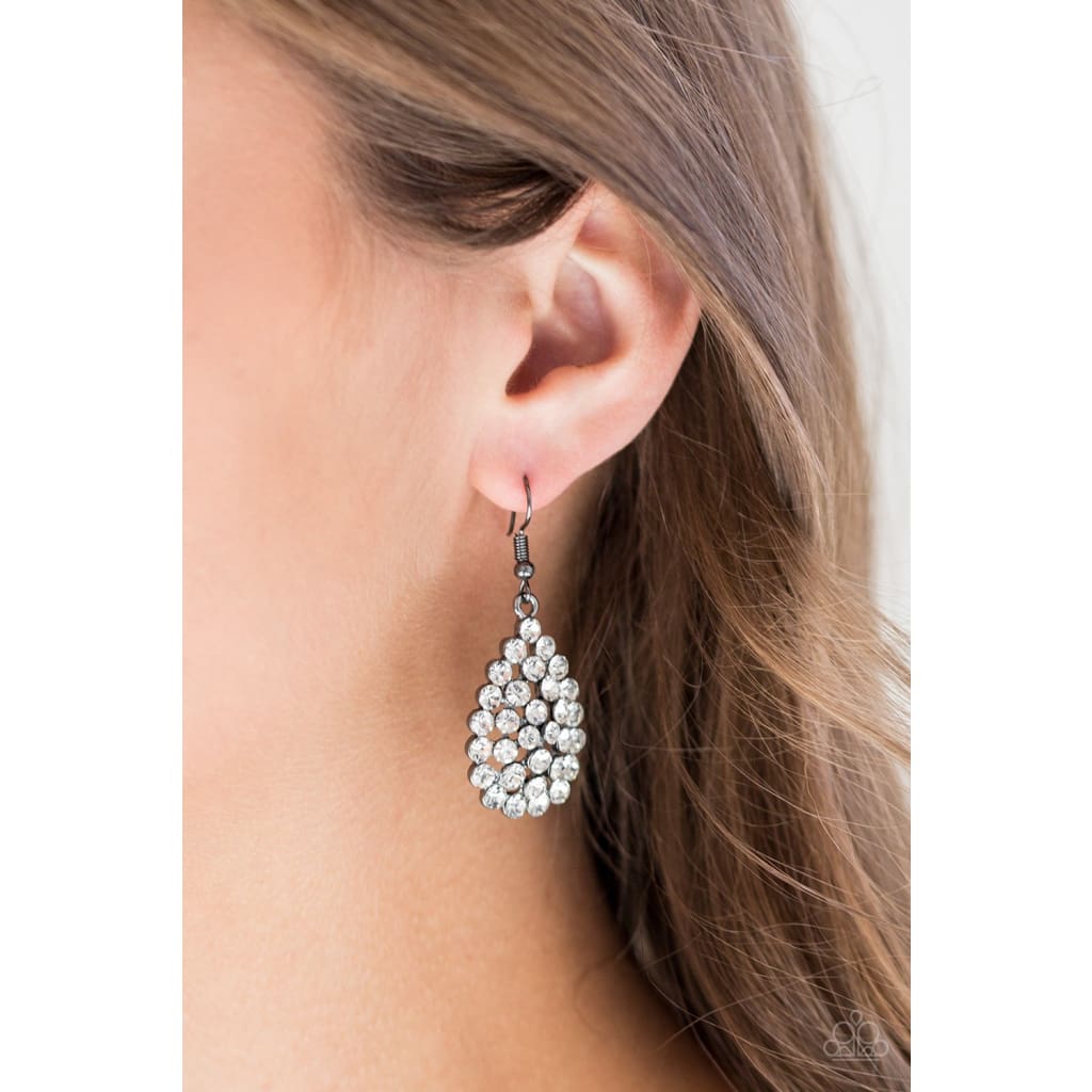 Paparazzi Sparkling Sparkle-naire - Black - A Finishing Touch