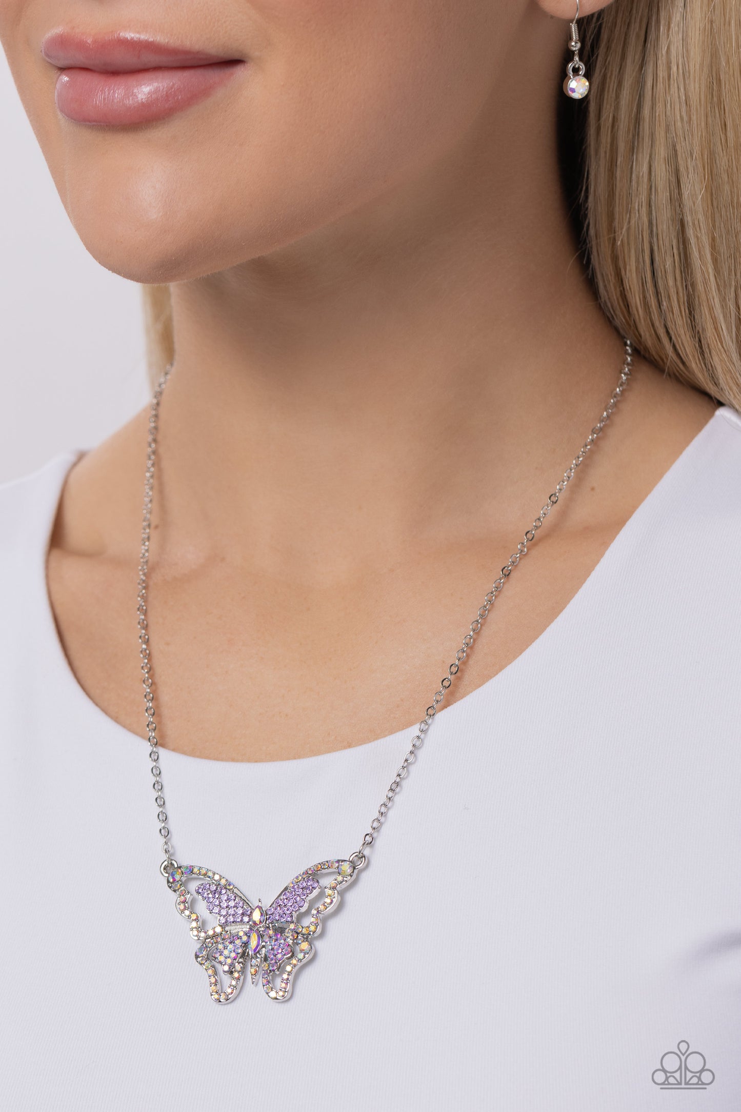 Paparazzi Weekend WINGS - Purple Necklace