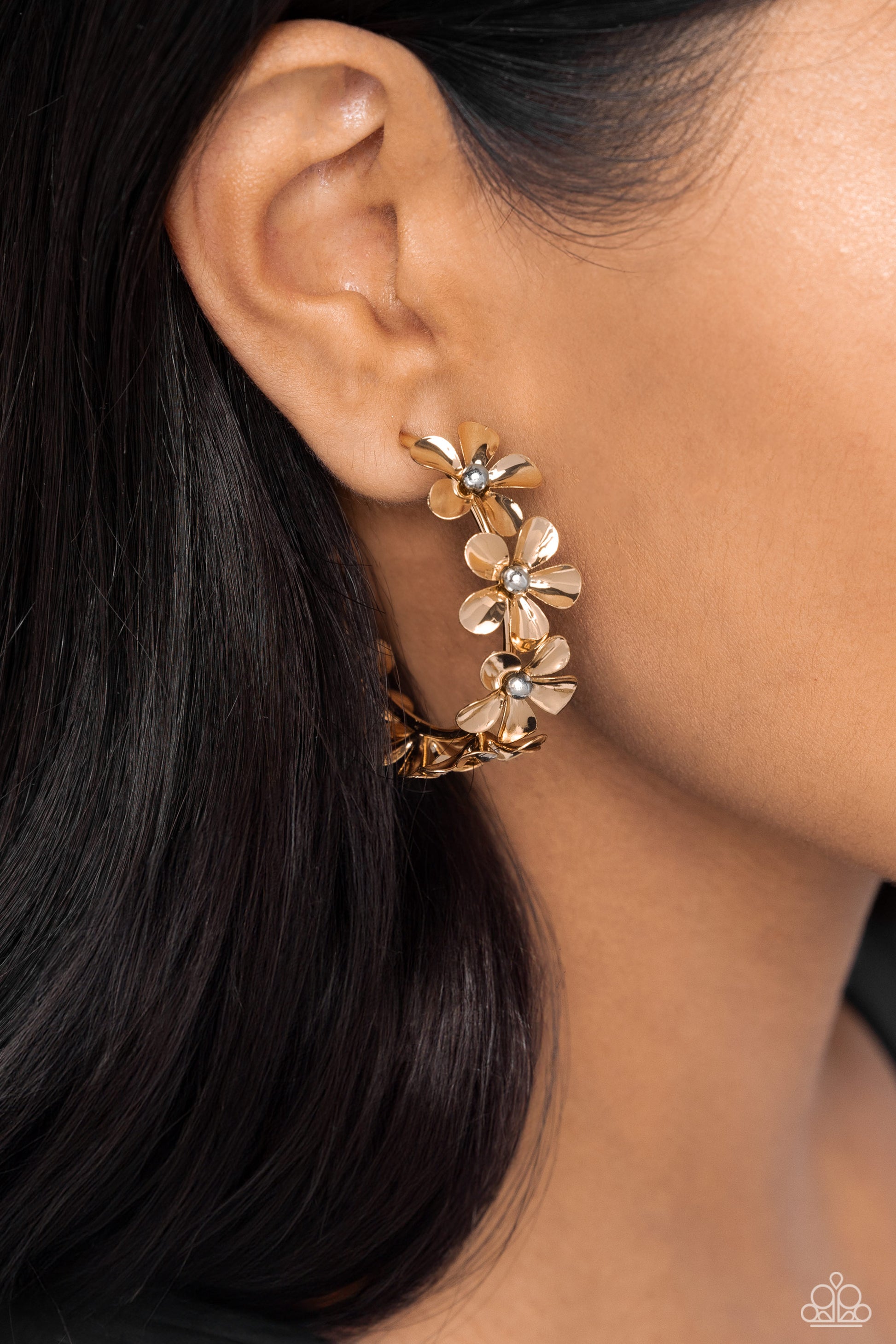 Paparazzi Floral Flamenco - Gold Earring A Finishing Touch Jewelry 