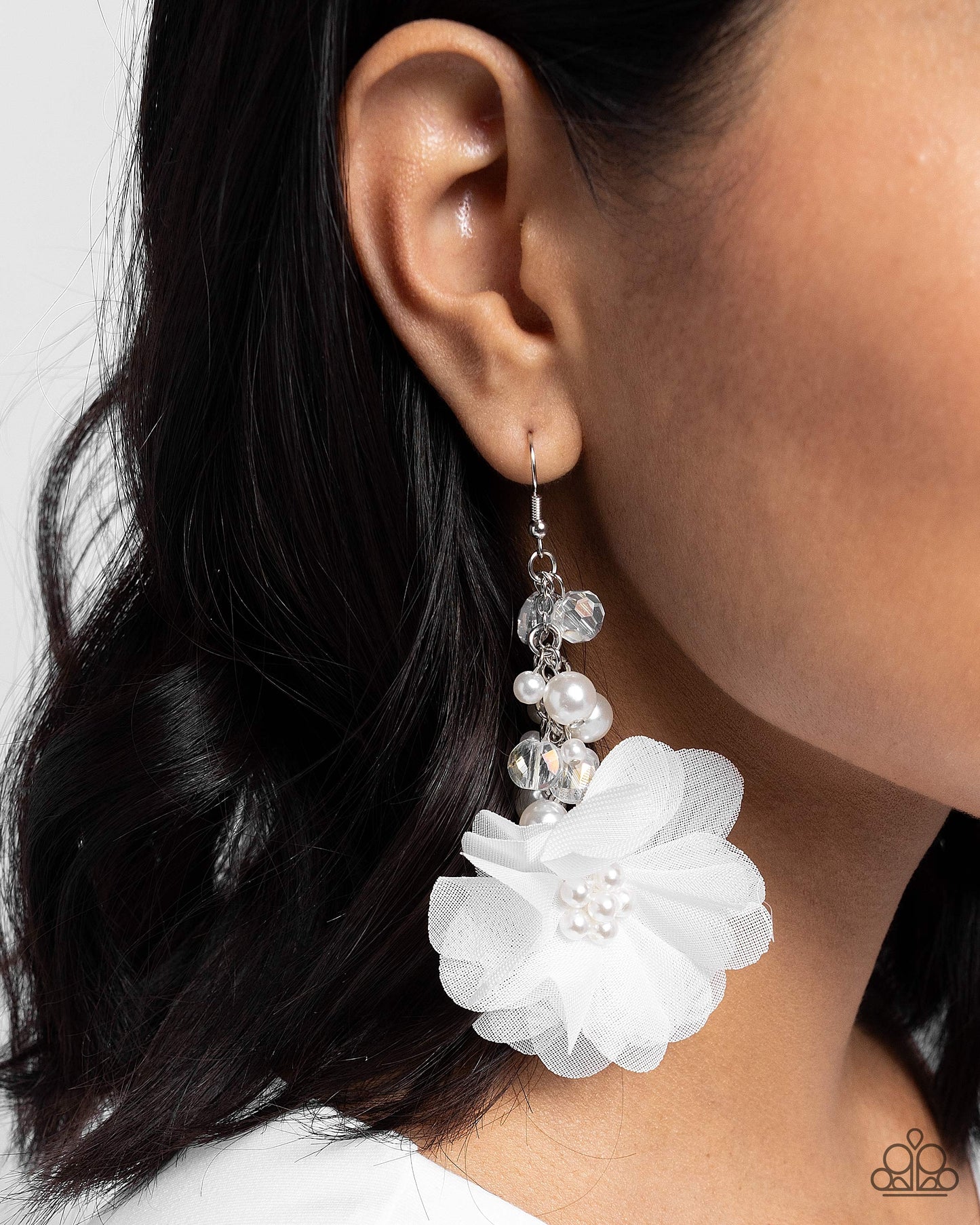 Paparazzi Fashionable Flower Girl - White Earrings