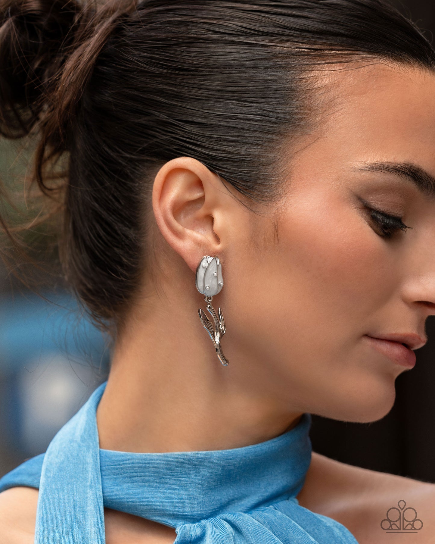 A Finishing Touch Timeless Tulip - White Earrings