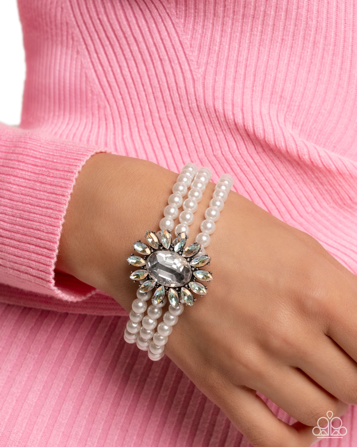 A Finishing Touch Conscious Chic - Opulent Observation & Perceptive Pearls - White Necklace & Bracelet 2 Piece Set - Complete Look