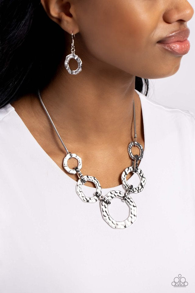 Paparazzi Rounded Redux - Silver Necklace