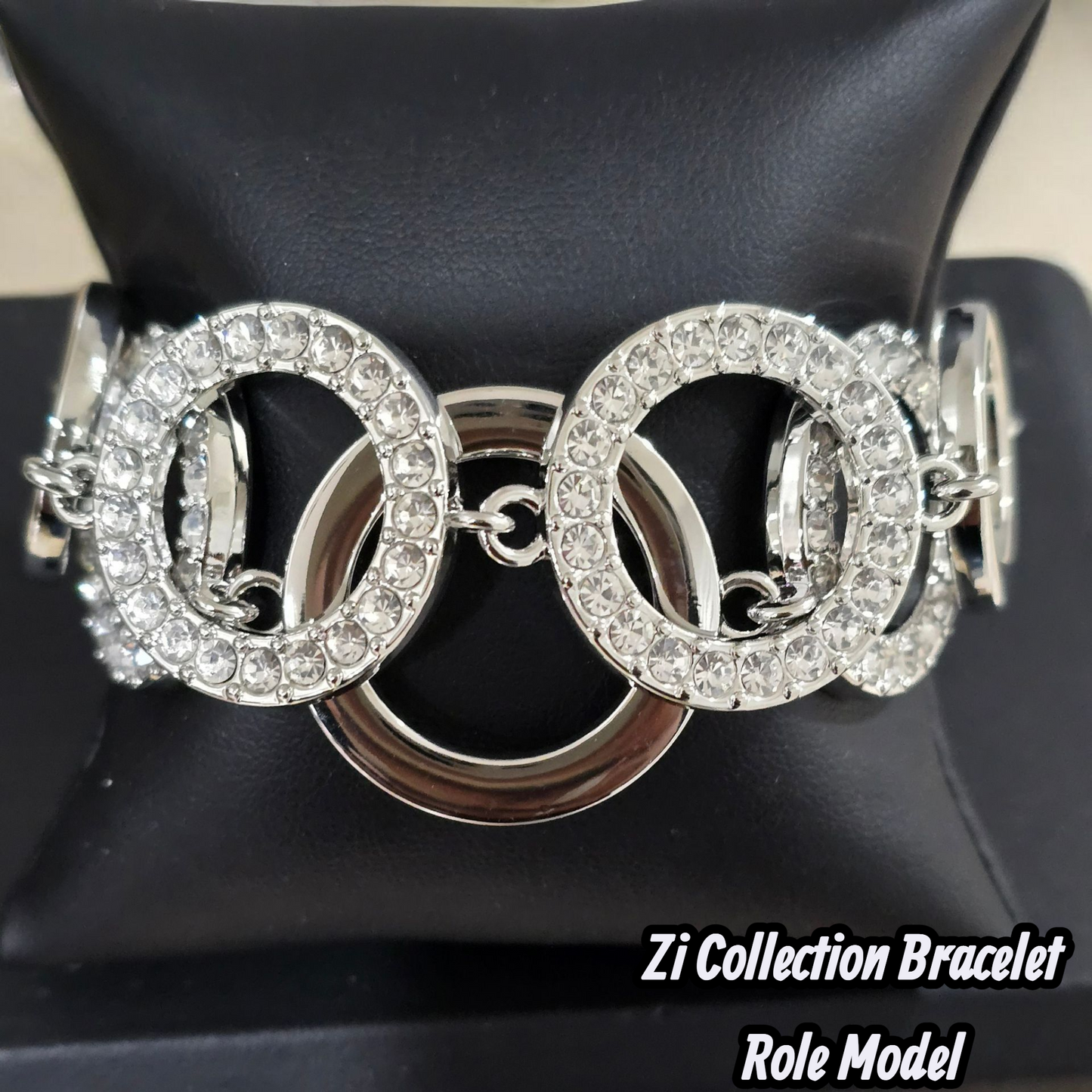 A Finishing Touch Zi Bracelet  - Role Model