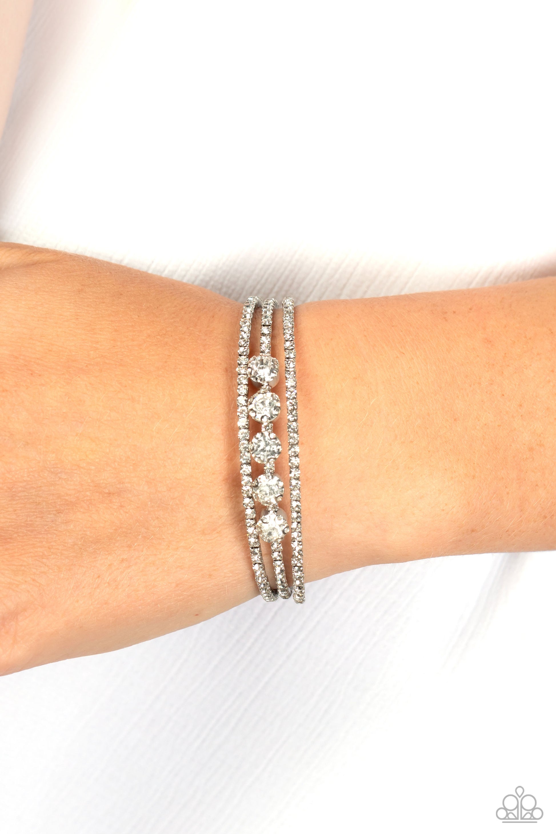 Paparazzi Lucid Layers - White Bracelet 