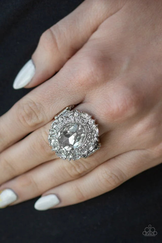 Paparazzi Show Glam - White Ring