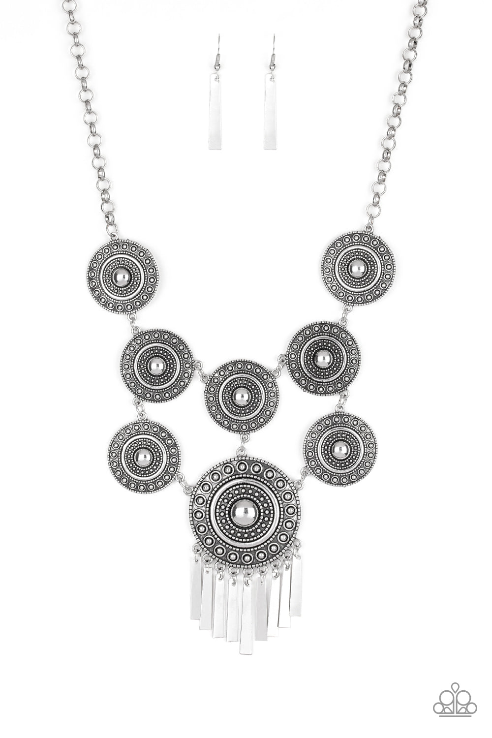 Paparazzi Modern Medalist - A Finishing Touch 