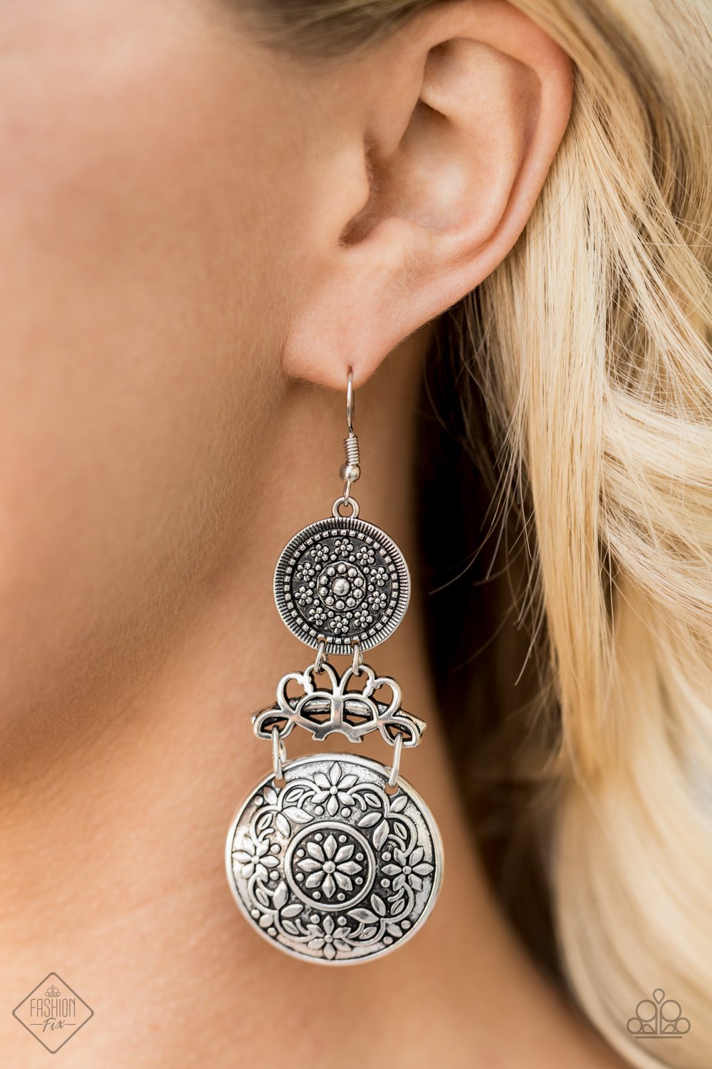 Paparazzi Glimpses of Malibu - August's Fashion Fix 2020 Complete Trend Blend - A Finishing Touch