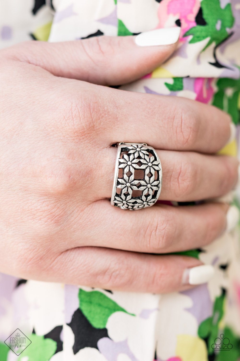 Paparazzi Glimpses of Malibu - August's Fashion Fix 2020 Complete Trend Blend - A Finishing Touch