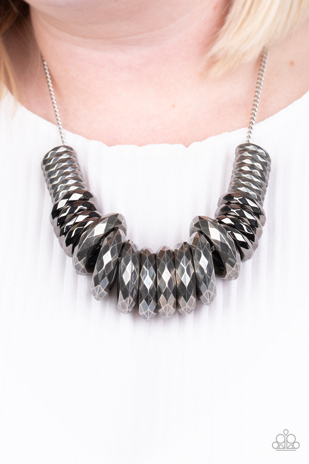 Paparazzi Haute Hardware - Silver Necklace - A Finishing Touch Jewelry