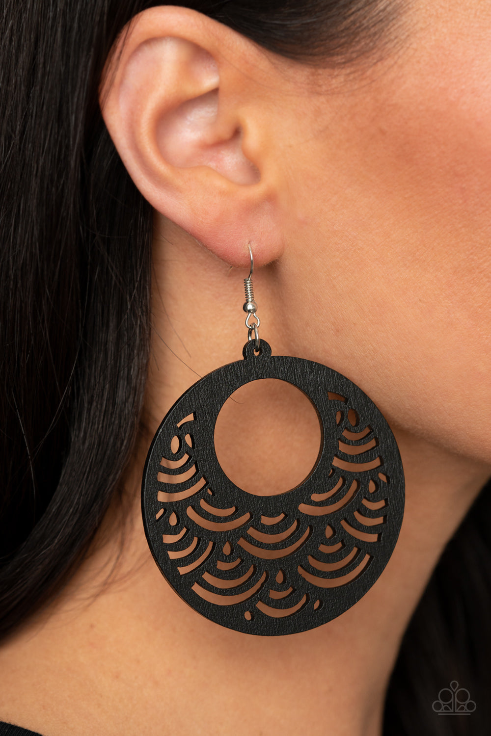 Paparazzi SEA Le Vie! - Black Earrings - A Finishing Touch 