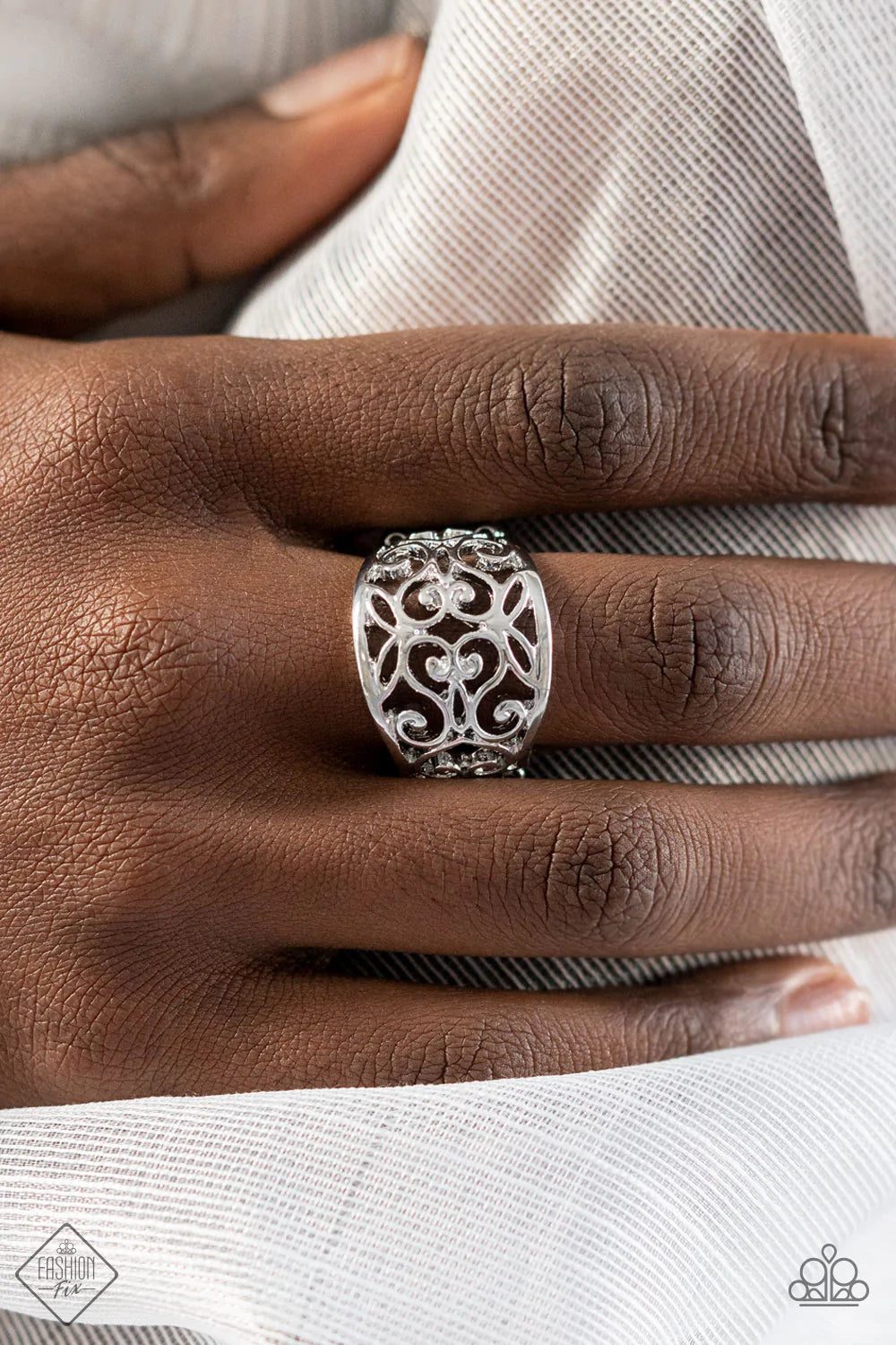Paparazzi Glimpses Of Malibu - February's Fashion Fix 2021 Complete Trend Blend - A Finishing Touch Jewelry
