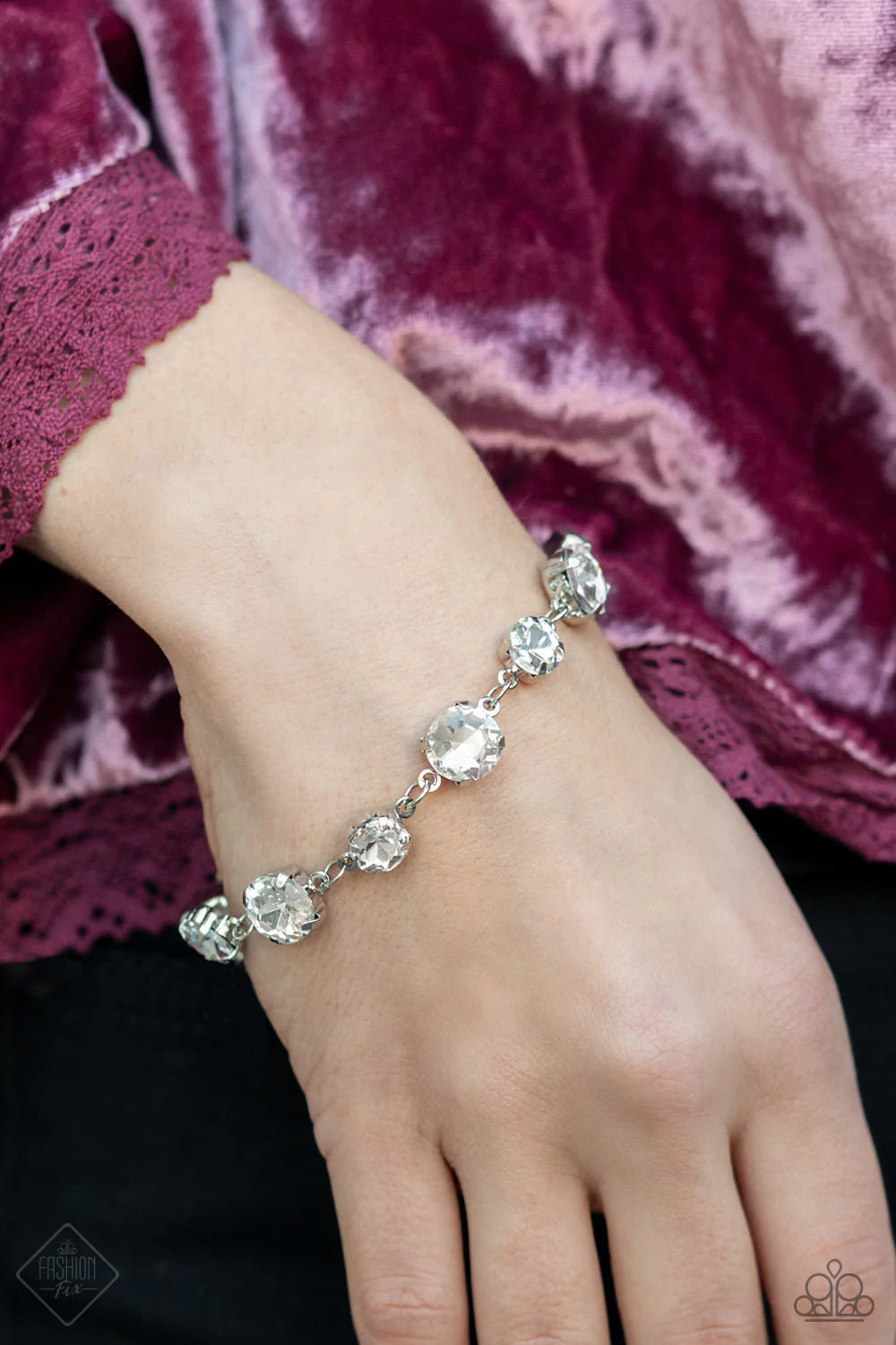 Paparazzi Fiercely 5th Avenue - February's Fashion Fix 2021 Complete Trend Blend - A Finishing Touch Jewelry