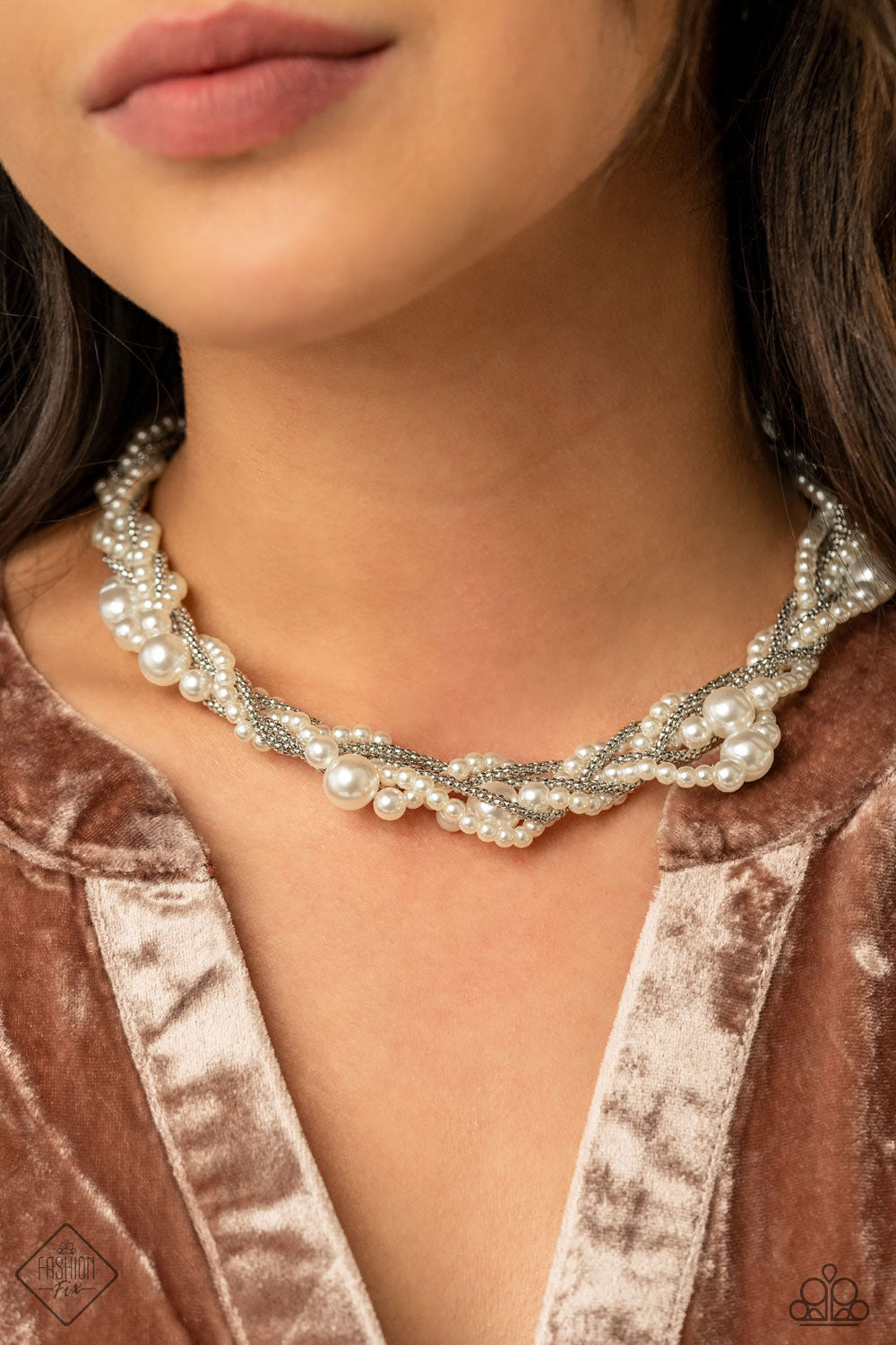 Paparazzi Fiercely 5th Avenue - March's Fashion Fix 2021 Complete Trend Blend - A Finishing Touch Jewelry