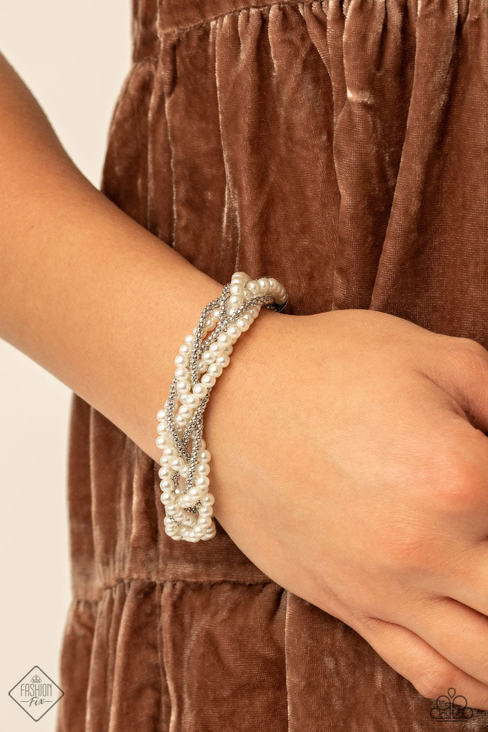 Paparazzi Fiercely 5th Avenue - March's Fashion Fix 2021 Complete Trend Blend - A Finishing Touch Jewelry