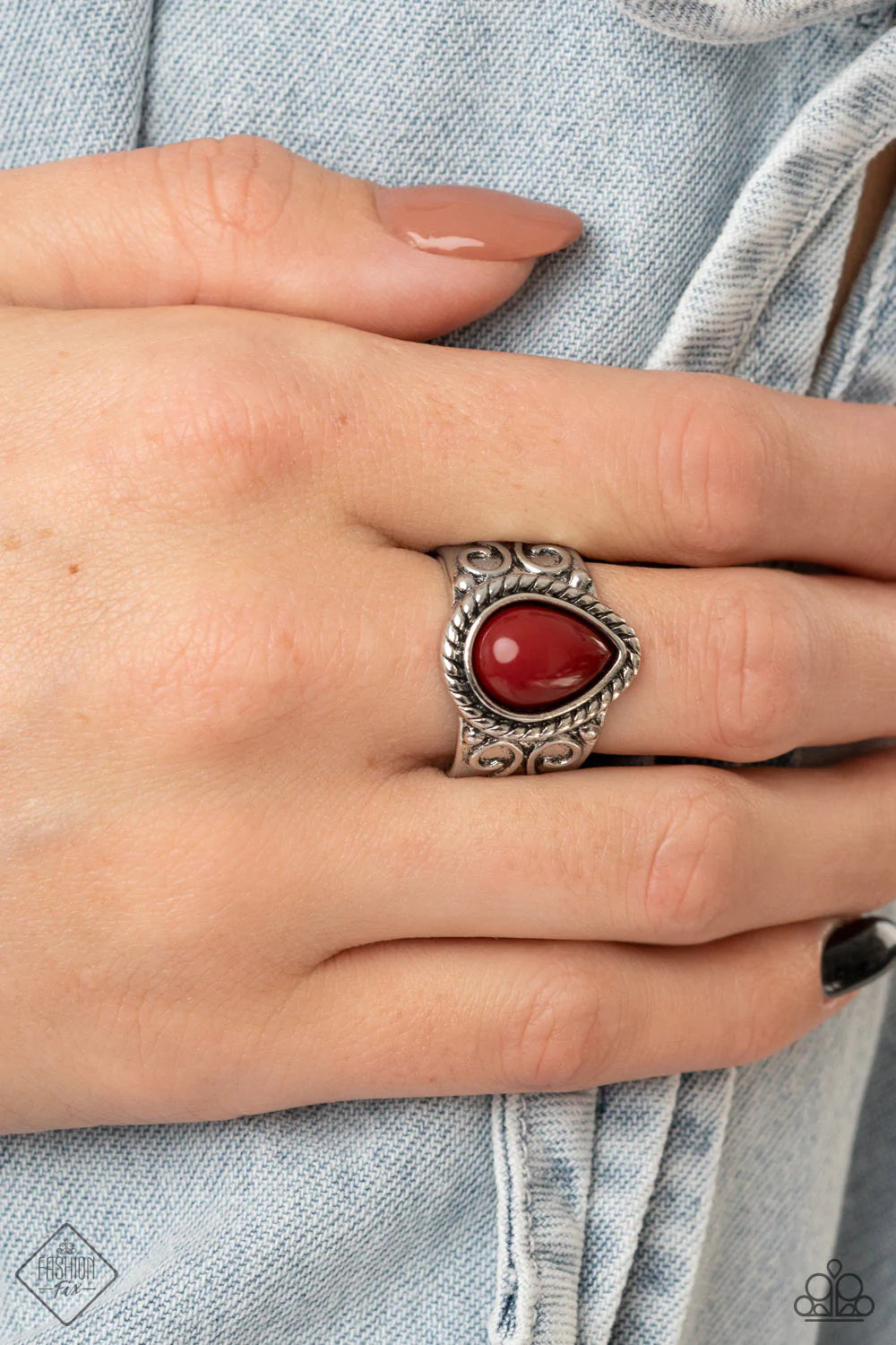 Paparazzi Glimpses Of Malibu - January's Fashion Fix 2021 Complete Trend Blend - A Finishing Touch Jewelry