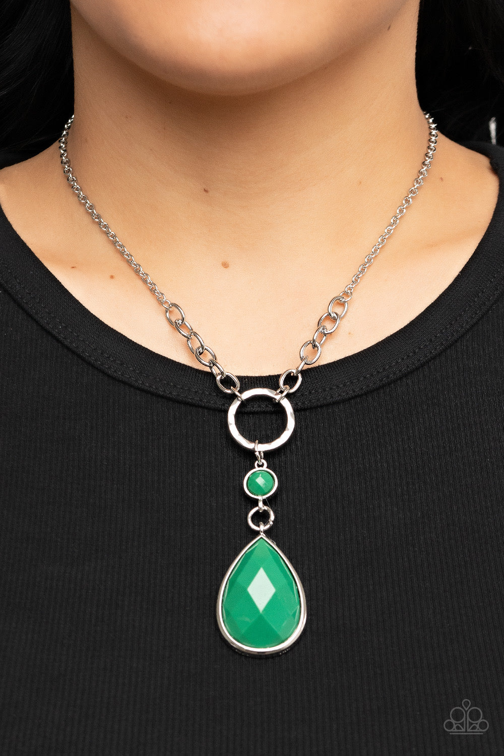 Paparazzi Valley Girl Glamour - Green Necklace - A Finishing Touch Jewelry