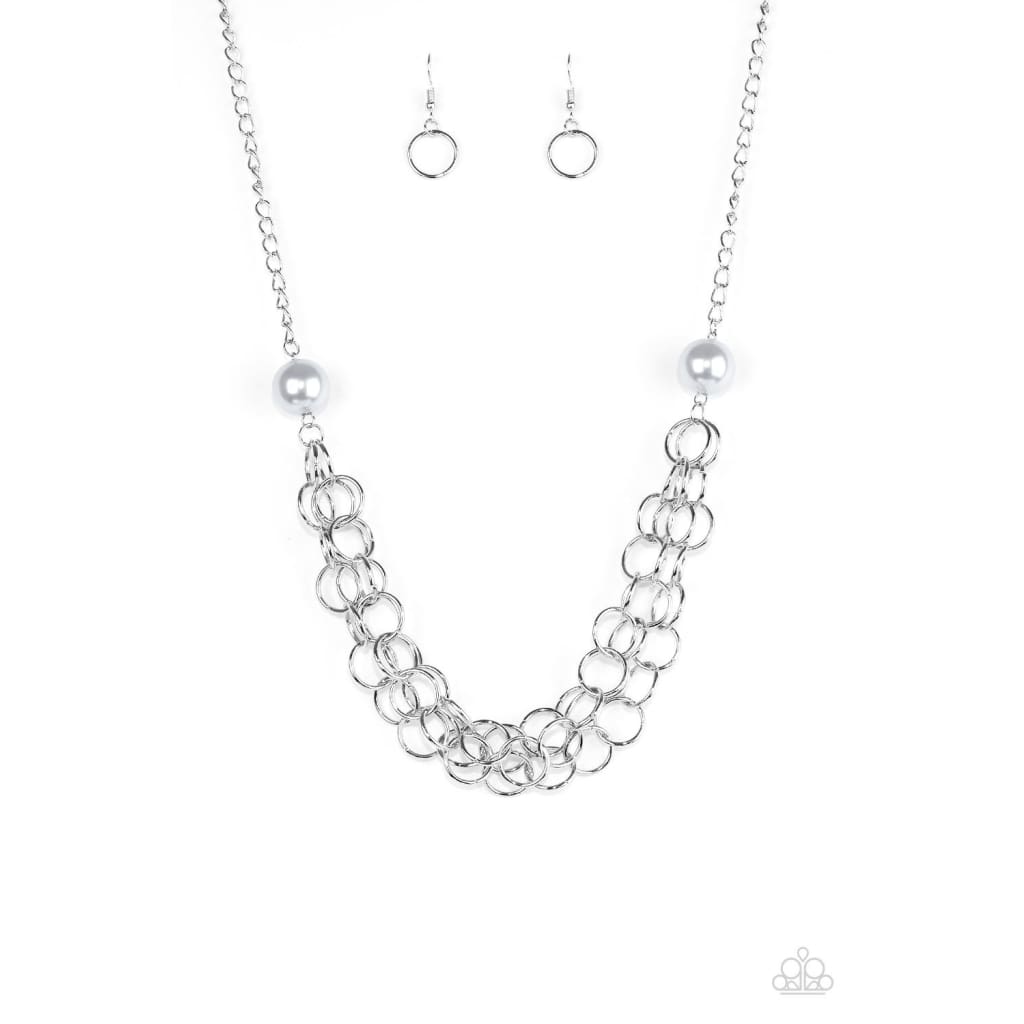 Paparazzi Daring Diva Silver - A Finishing Touch 