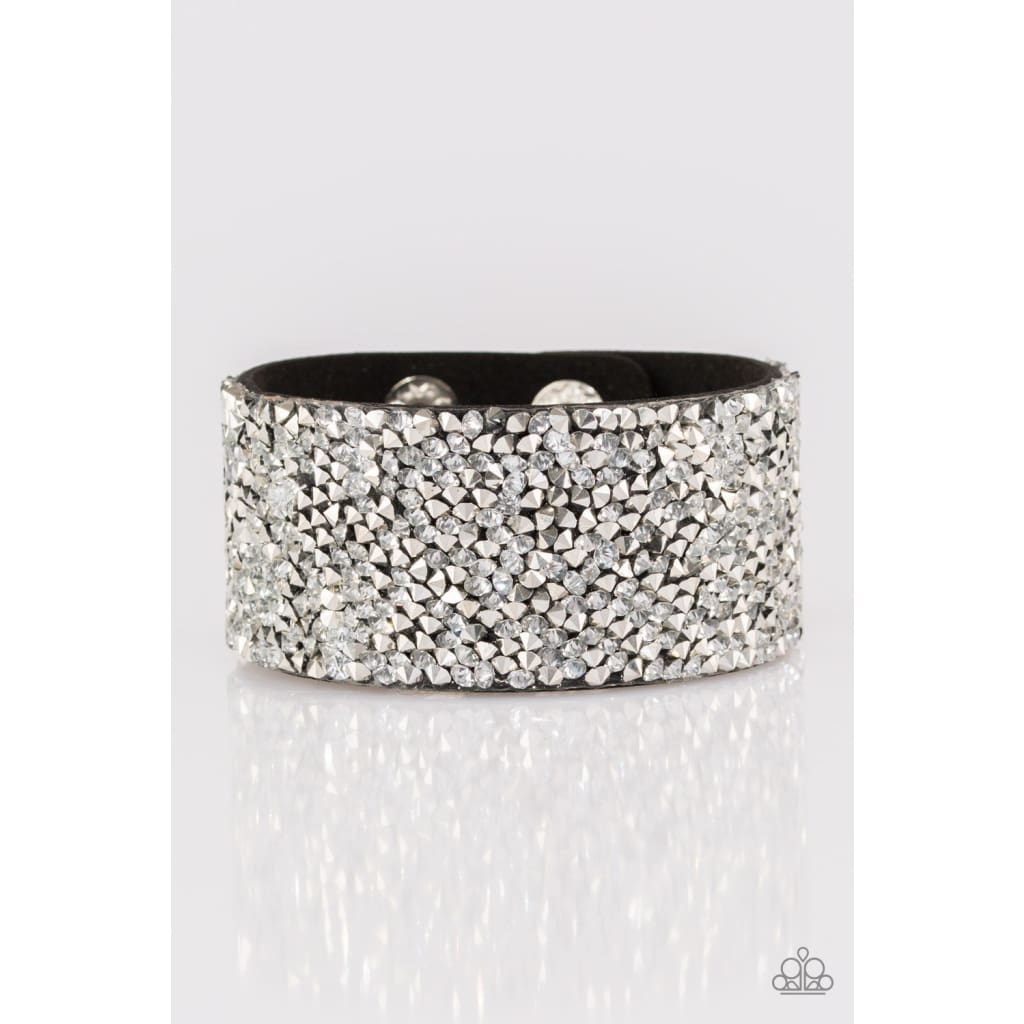 Paparazzi More Bang For Your Buck - Black - A Finishing Touch 