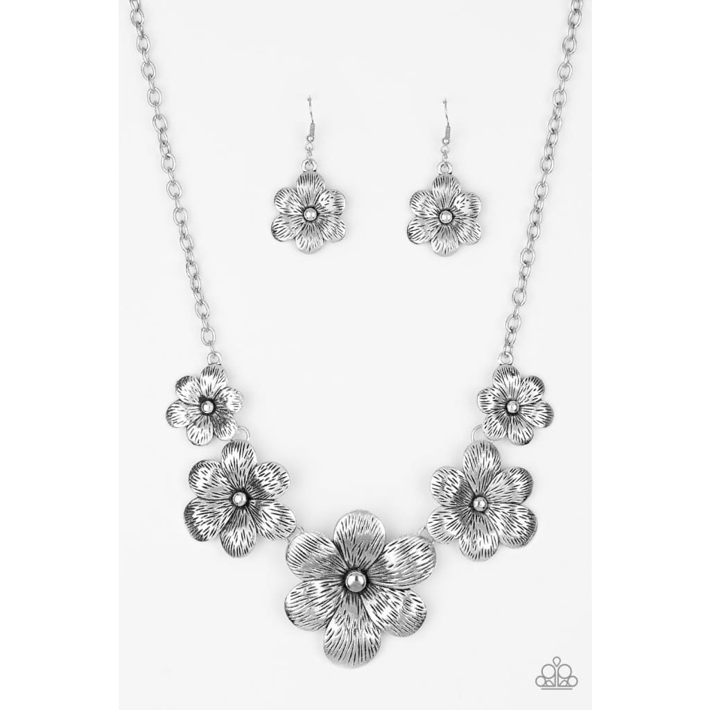 Paparazzi Secret Garden - Silver Necklace - A Finishing Touch 