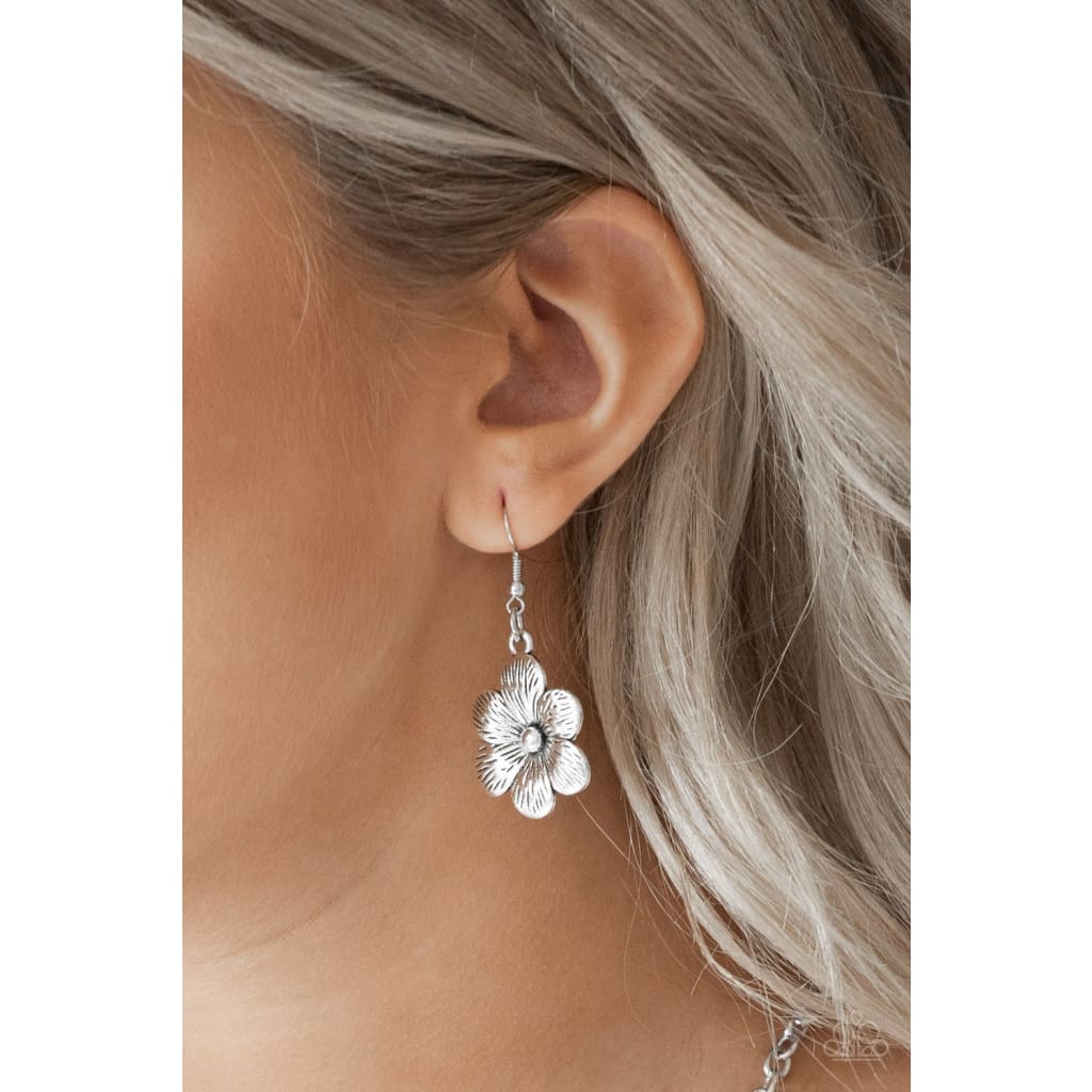Paparazzi Secret Garden - Silver Necklace - A Finishing Touch 